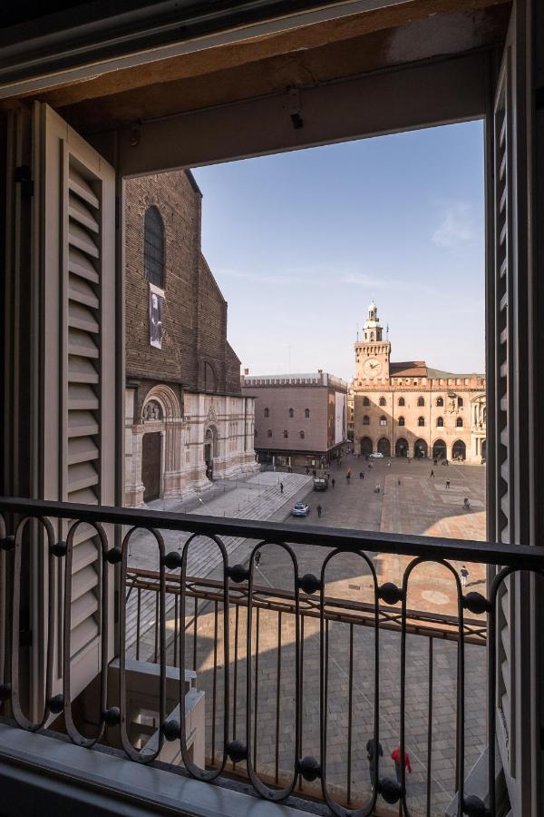 Urbanicooh Asinelli - Balcony On Piazza Maggiore بولونيا المظهر الخارجي الصورة