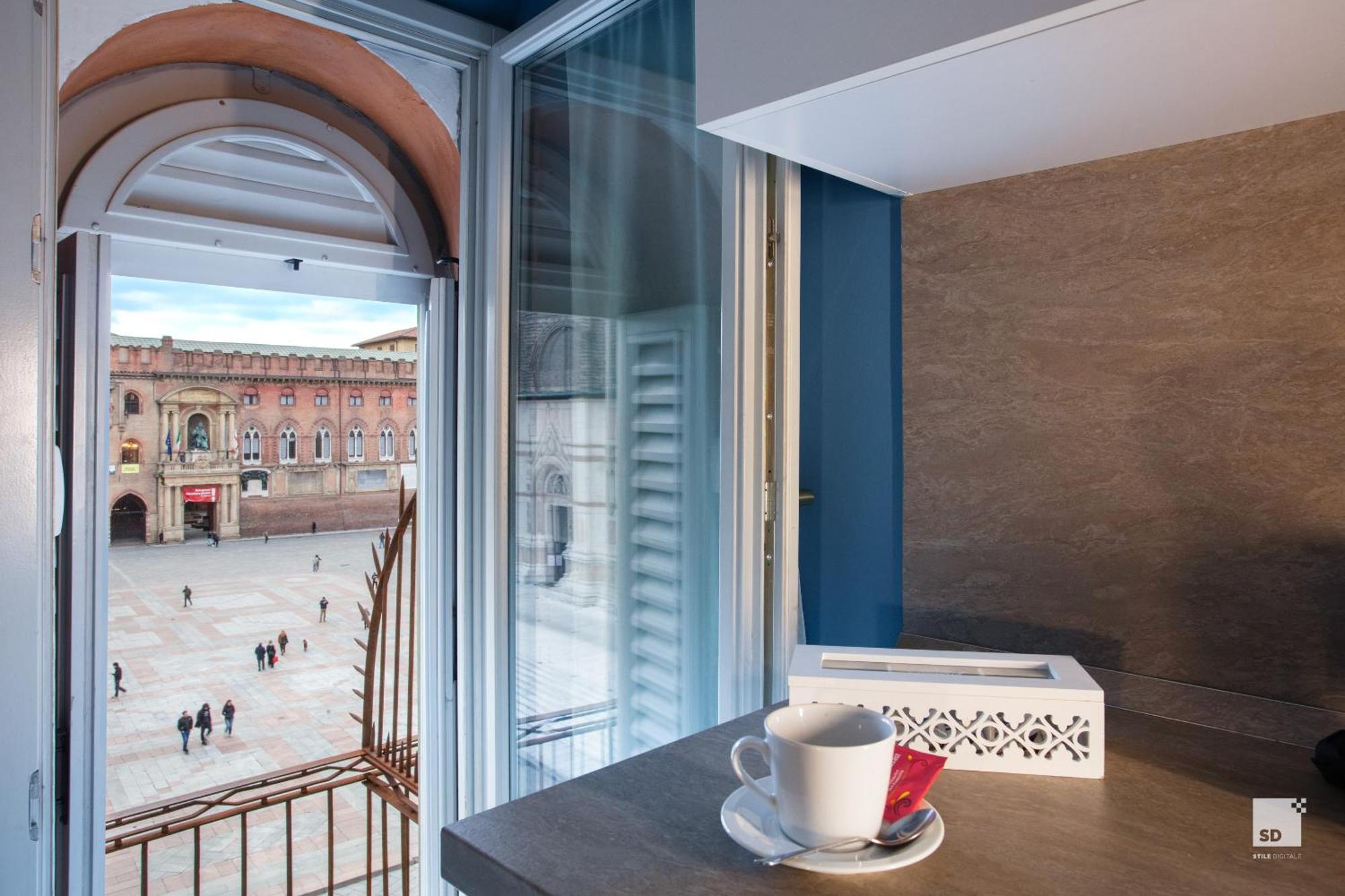 Urbanicooh Asinelli - Balcony On Piazza Maggiore بولونيا المظهر الخارجي الصورة