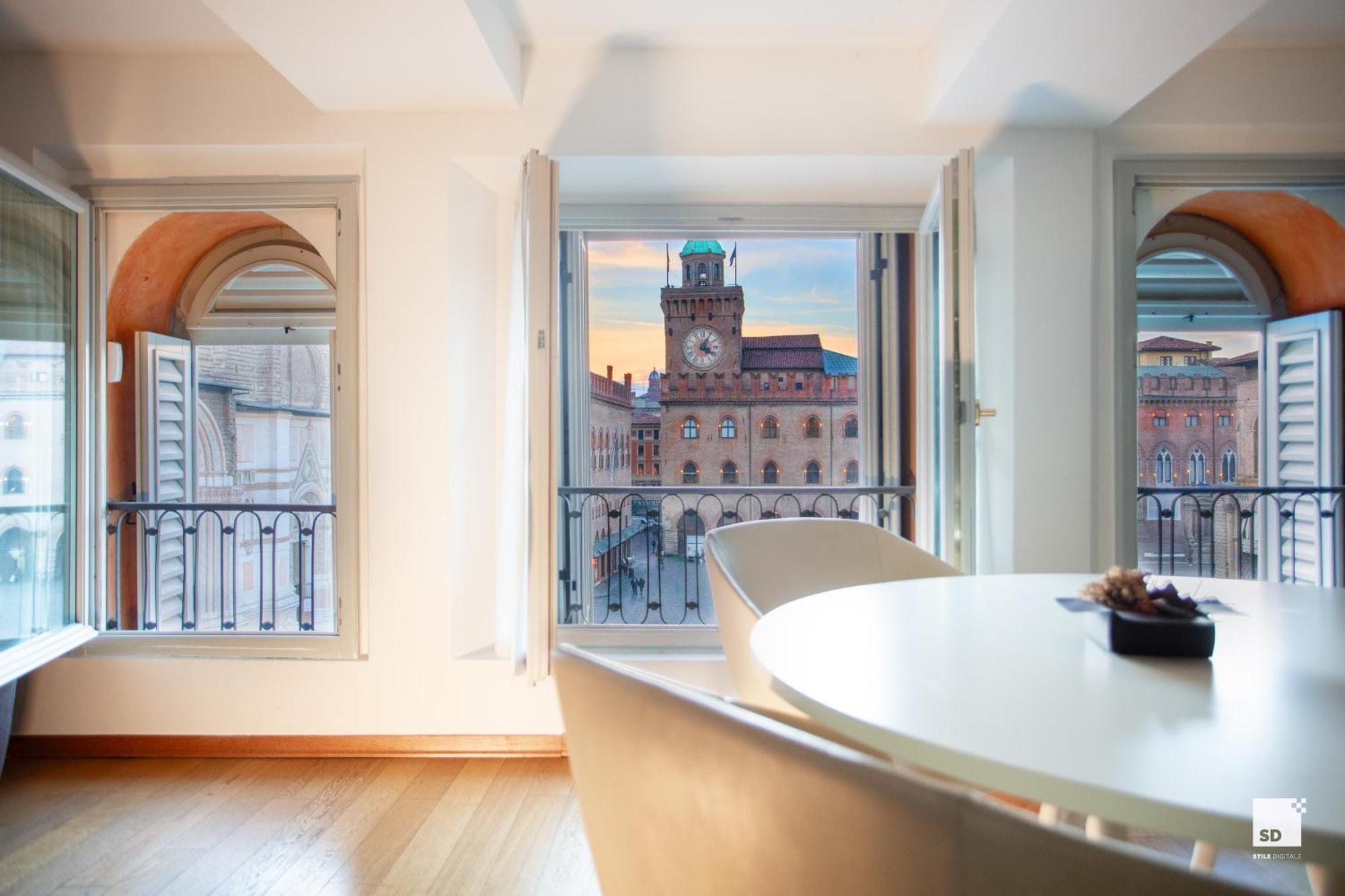Urbanicooh Asinelli - Balcony On Piazza Maggiore بولونيا المظهر الخارجي الصورة